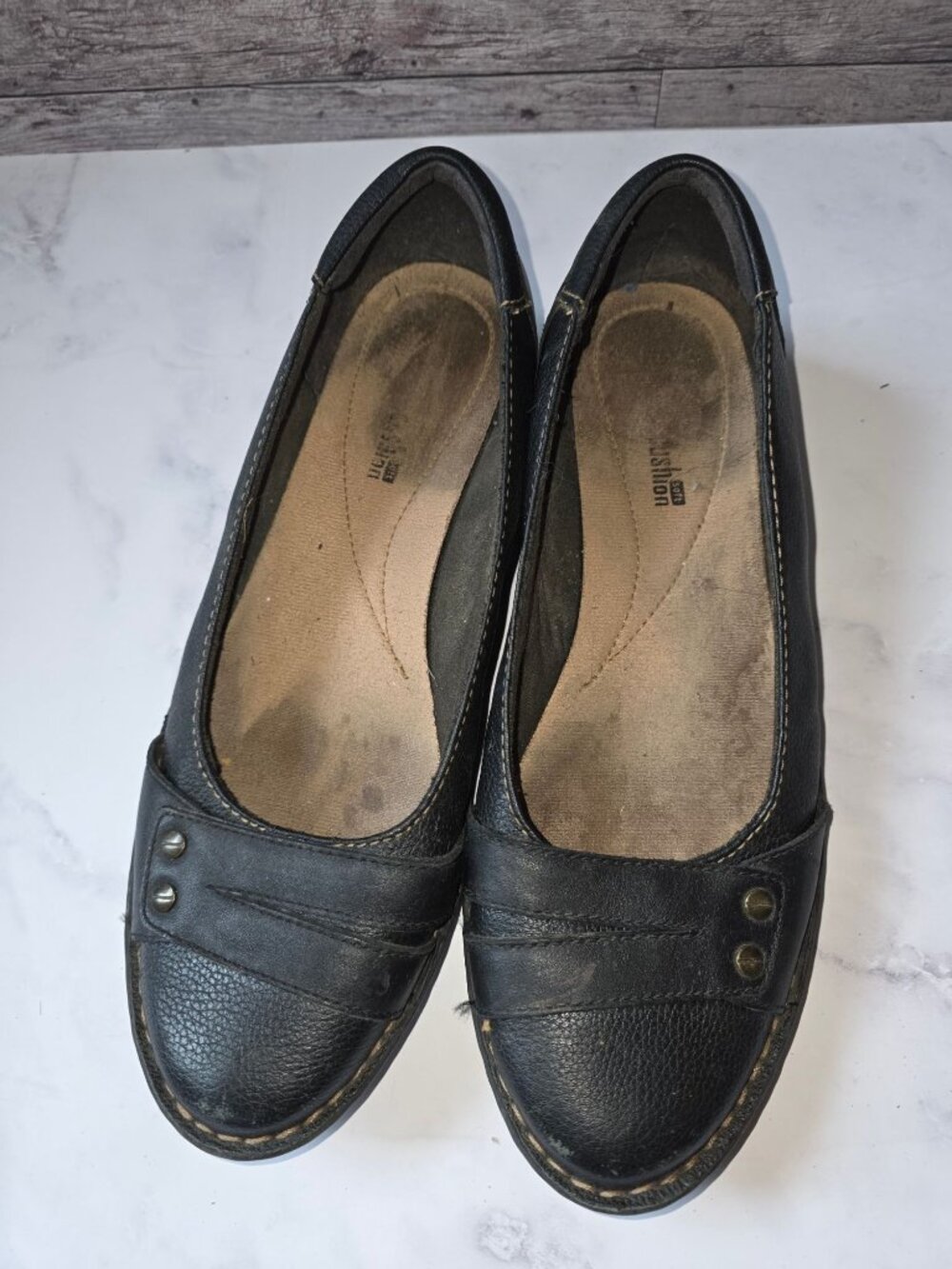 Clarks Womens Black Leather Slip-On Loafers Size 10 US